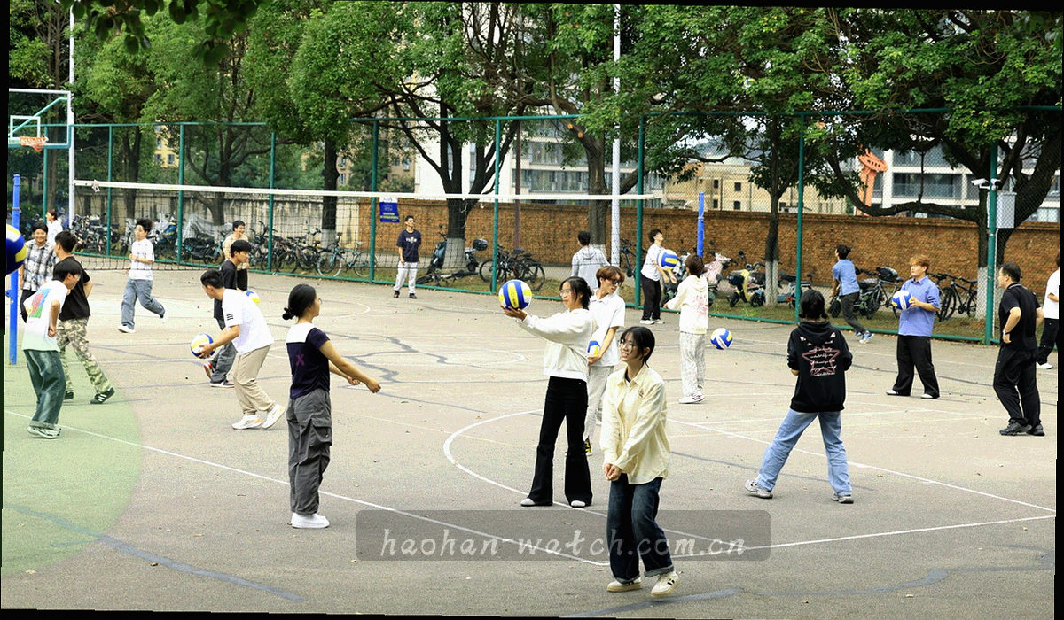 日历视图显示当季赛事赛程，带订阅标签